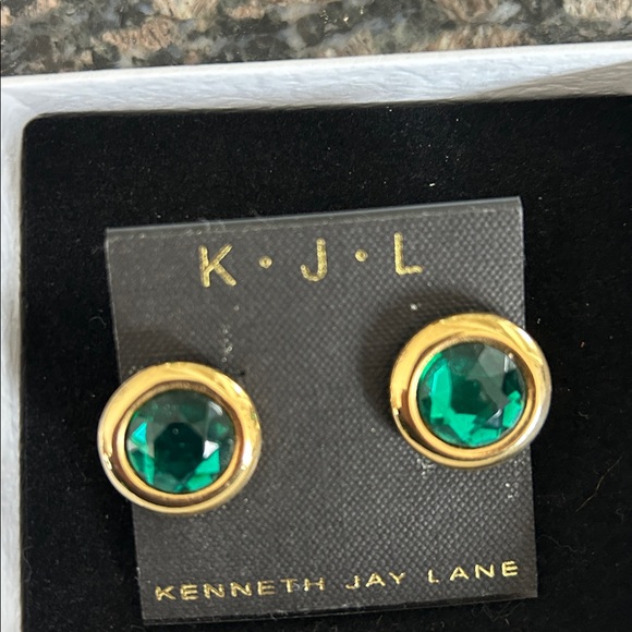 KENNETH JAY LANE EMERALD GREEN AND GOLD CLIP EARRINGS NWT - Picture 2 of 3
